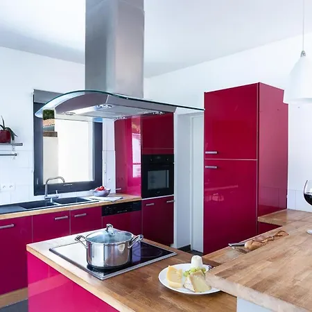 Villa Sleeps 6 Saubion