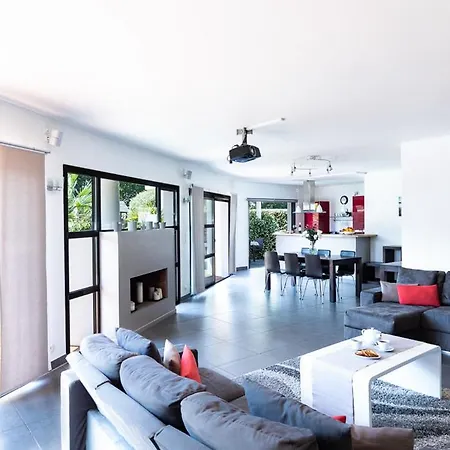Sleeps 6 Villa