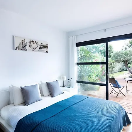 Sleeps 6
