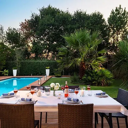 Sleeps 6 Saubion