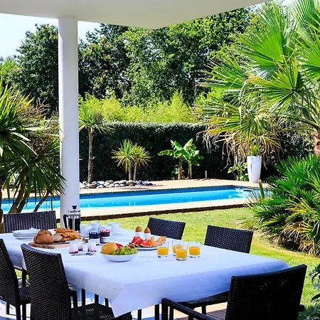 Villa Sleeps 6